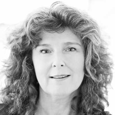 Andrea Mc - English voiceover artist with deVine Voices English voiceover agency