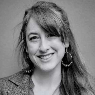 Jessica - English - American voiceover artist with deVine Voices English - American voiceover agency