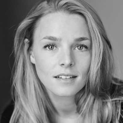 Zoe - English voiceover artist with deVine Voices English voiceover agency