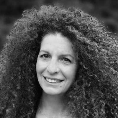 Jodi - English - American voiceover artist with deVine Voices English - American voiceover agency
