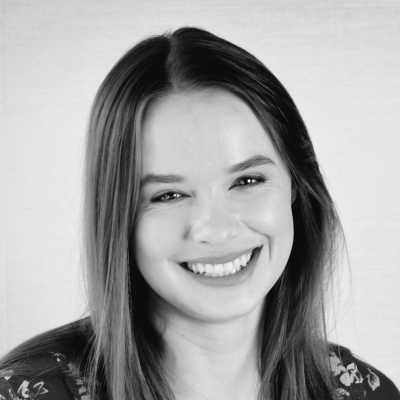 Nicole - English - American voiceover artist with deVine Voices English - American voiceover agency