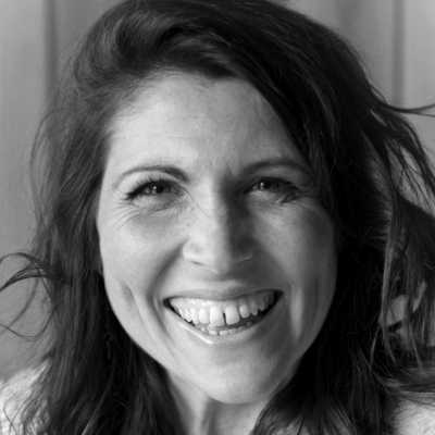Julie-Ann - English voiceover artist with deVine Voices English voiceover agency