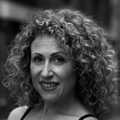 Natalie S - English voiceover artist with deVine Voices English voiceover agency
