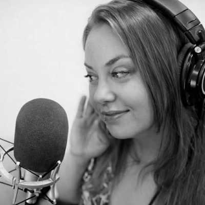 Laurie - French - Canadian Québécois voiceover artist with deVine Voices French - Canadian Québécois voiceover agency