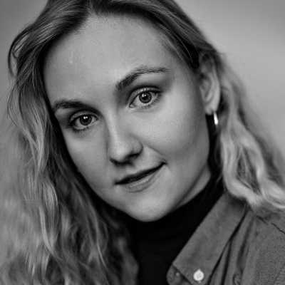 Lena - German voiceover artist with deVine Voices German voiceover agency