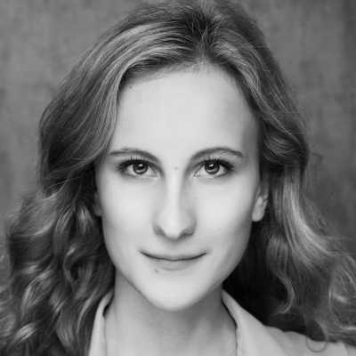 Elisa - Italian voiceover artist with deVine Voices Italian voiceover agency