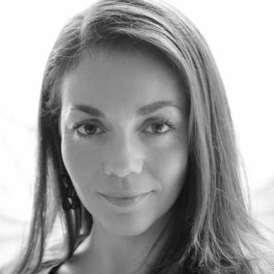 Laura C - Spanish - Argentine voiceover artist with deVine Voices Spanish - Argentine voiceover agency