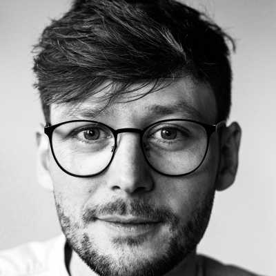 Johfrah - Flemish voiceover artist with deVine Voices Flemish voiceover agency