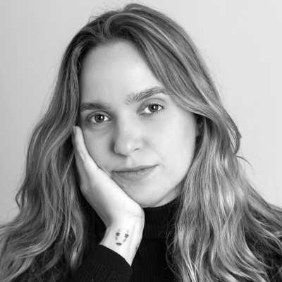 Jasmin - Portuguese - Brazilian voiceover artist with deVine Voices Portuguese - Brazilian voiceover agency