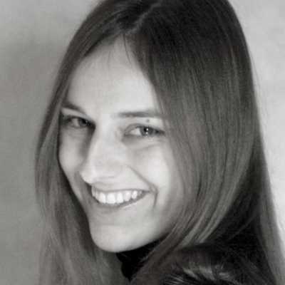Inga - German voiceover artist with deVine Voices German voiceover agency