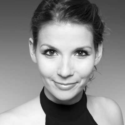 Tina H - German voiceover artist with deVine Voices German voiceover agency