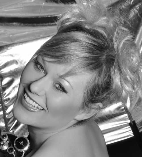 Nika -  voiceover artist with deVine Voices  voiceover agency