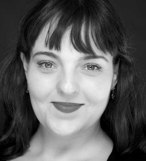 Susie  -  voiceover artist with deVine Voices  voiceover agency