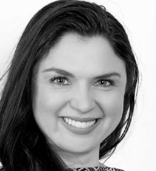 Maria -  voiceover artist with deVine Voices  voiceover agency