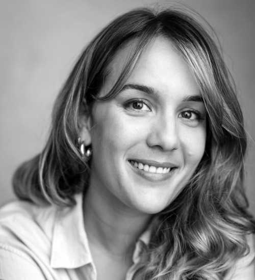 Juliana P -  voiceover artist with deVine Voices  voiceover agency