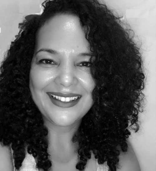 Linda -  voiceover artist with deVine Voices  voiceover agency