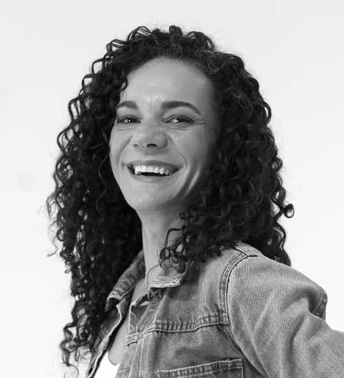 Andressa -  voiceover artist with deVine Voices  voiceover agency