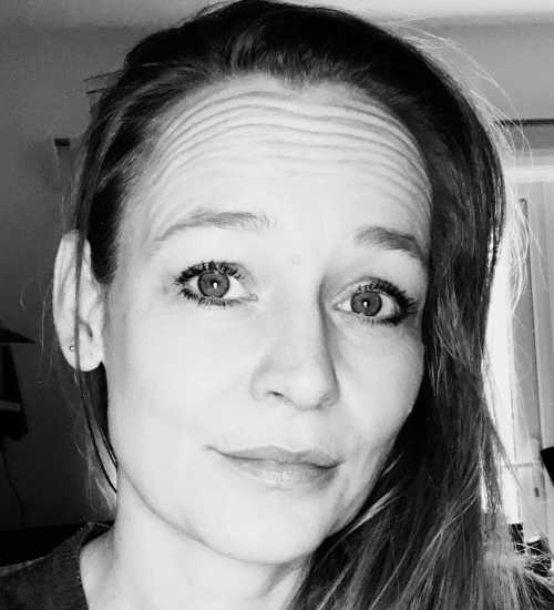 Maaike -  voiceover artist with deVine Voices  voiceover agency