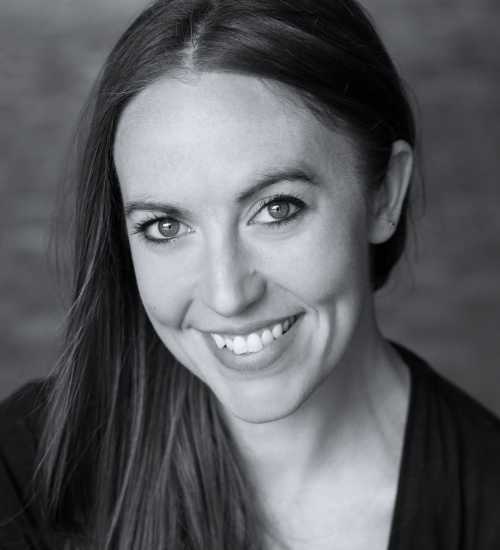 Sara L -  voiceover artist with deVine Voices  voiceover agency