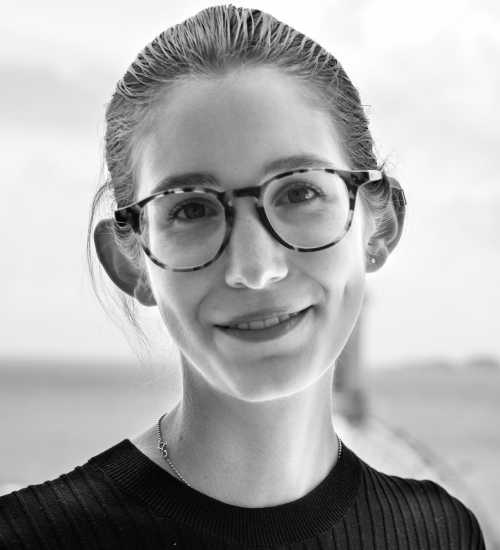 Gabriela D -  voiceover artist with deVine Voices  voiceover agency