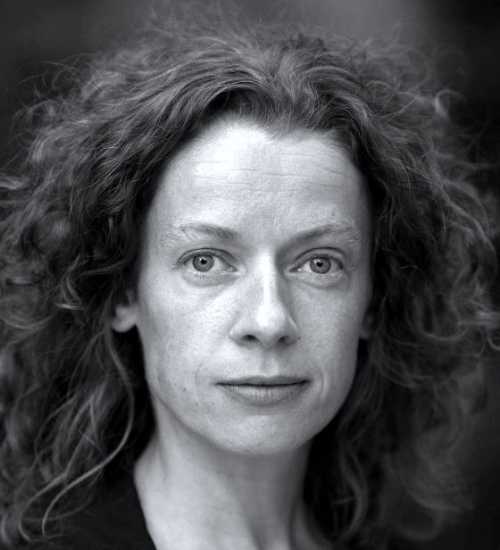 Sinéad -  voiceover artist with deVine Voices  voiceover agency