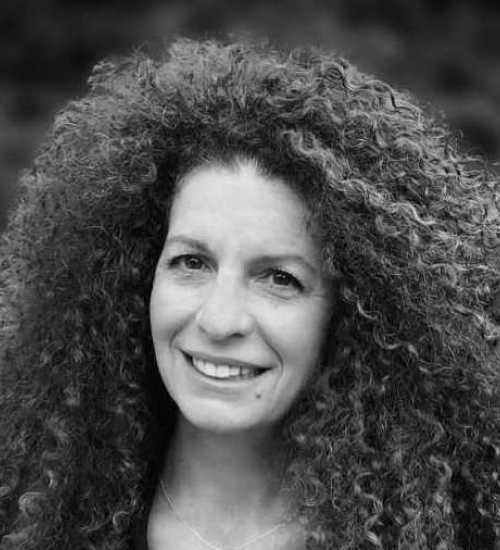Jodi -  voiceover artist with deVine Voices  voiceover agency