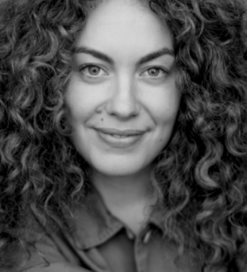Roseanna -  voiceover artist with deVine Voices  voiceover agency