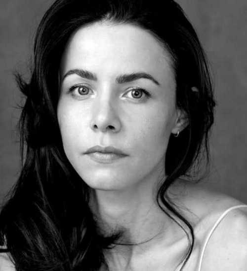 Tara -  voiceover artist with deVine Voices  voiceover agency