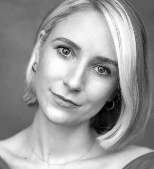 Selina -  voiceover artist with deVine Voices  voiceover agency