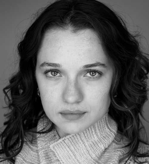 Anastasia -  voiceover artist with deVine Voices  voiceover agency