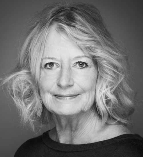 Claire -  voiceover artist with deVine Voices  voiceover agency
