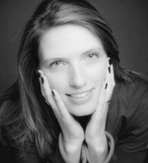 Esther P -  voiceover artist with deVine Voices  voiceover agency