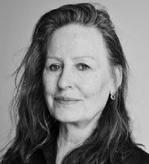 Frances -  voiceover artist with deVine Voices  voiceover agency