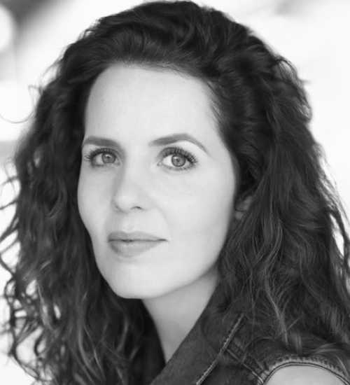 Isabel -  voiceover artist with deVine Voices  voiceover agency