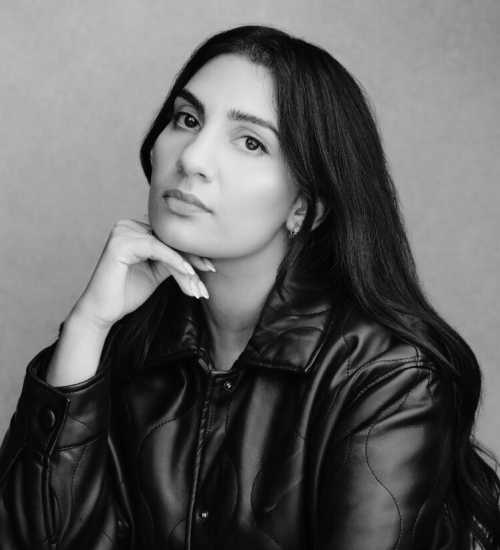 Karen -  voiceover artist with deVine Voices  voiceover agency