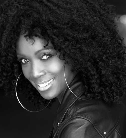 Yolisa -  voiceover artist with deVine Voices  voiceover agency