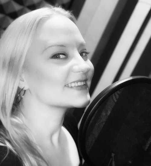 Heli -  voiceover artist with deVine Voices  voiceover agency
