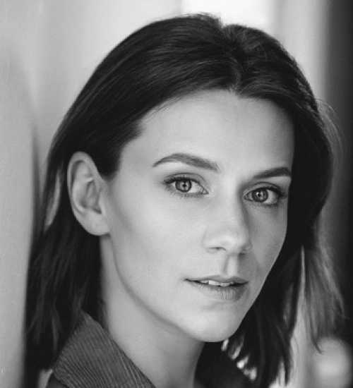 Barbara -  voiceover artist with deVine Voices  voiceover agency