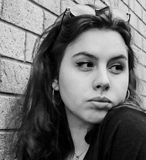 Klaudia -  voiceover artist with deVine Voices  voiceover agency