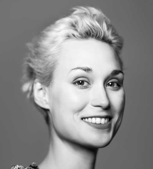 Deborah -  voiceover artist with deVine Voices  voiceover agency