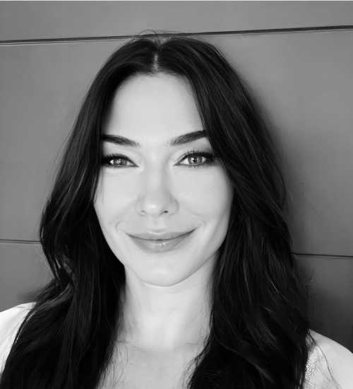 Dana -  voiceover artist with deVine Voices  voiceover agency