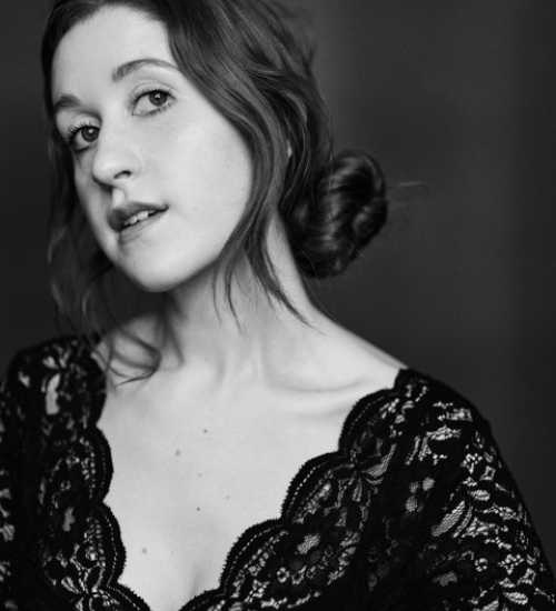Tzarini -  voiceover artist with deVine Voices  voiceover agency