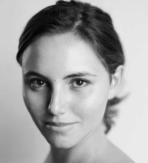 Gigi -  voiceover artist with deVine Voices  voiceover agency