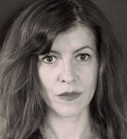 Lara R -  voiceover artist with deVine Voices  voiceover agency
