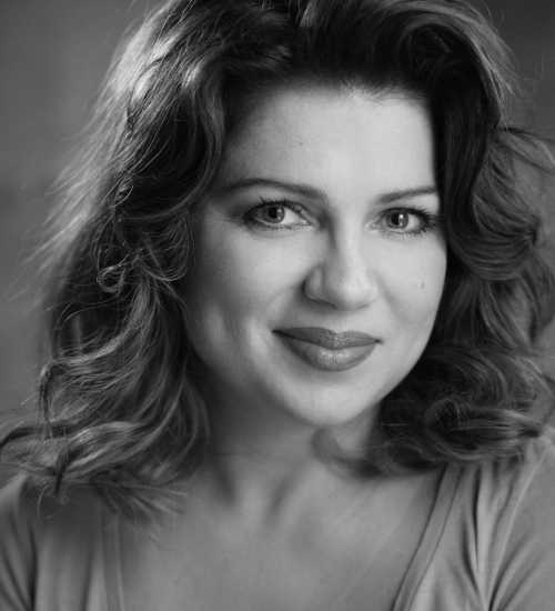 Natasha R  -  voiceover artist with deVine Voices  voiceover agency
