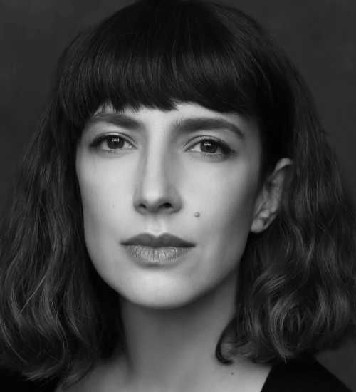 Cristina -  voiceover artist with deVine Voices  voiceover agency