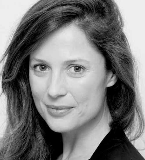 Bea -  voiceover artist with deVine Voices  voiceover agency