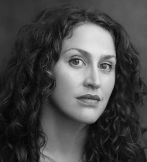 Constanza -  voiceover artist with deVine Voices  voiceover agency