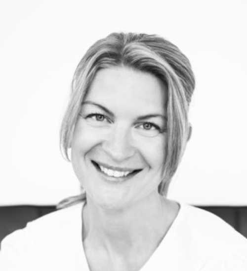 Linnéa M -  voiceover artist with deVine Voices  voiceover agency