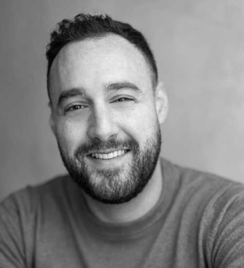 Robin -  voiceover artist with deVine Voices  voiceover agency